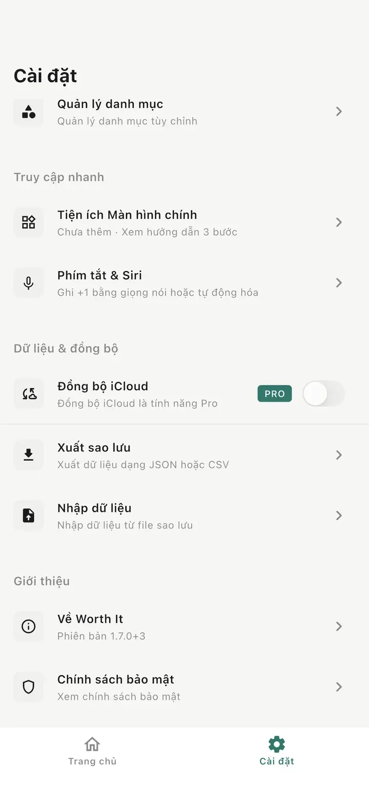 Màn hình cài đặt với Widget màn hình chính, Phím tắt & Siri, Đồng bộ iCloud, Xuất bản sao lưu, Nhập dữ liệu và Chính sách quyền riêng tư.